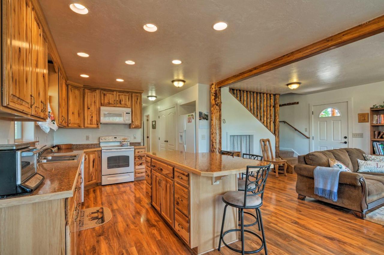 Cozy Henrieville Cabin 18 Mi To Bryce Canyon Np! Экстерьер фото
